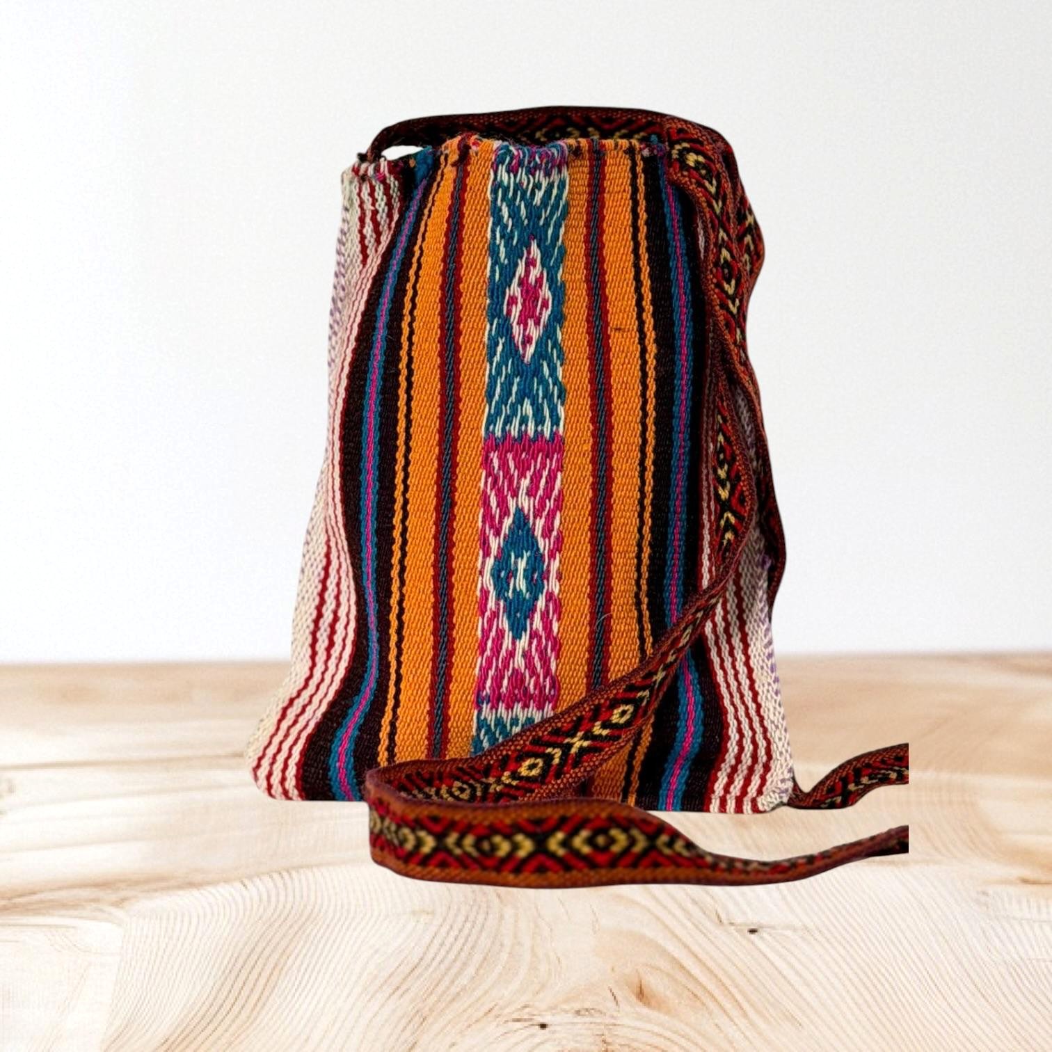 1671-6 Chuspa_Hatun Inti_16x19x98